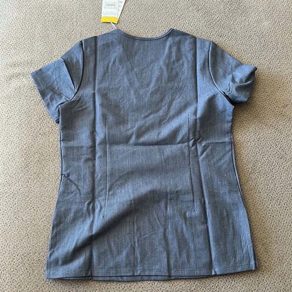 NWT FIGS Casma Top - Picture 4 of 4